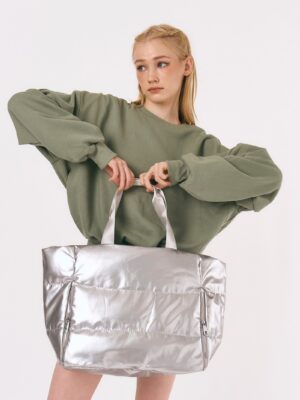 OversizedQuiltedTote_04_06ff9ae1-c8d0-43c2-96e4-c8e87b612d62-scaled-1.jpg